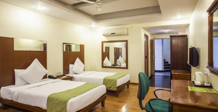 Sandhya Hotel Hyderabad Exterior photo